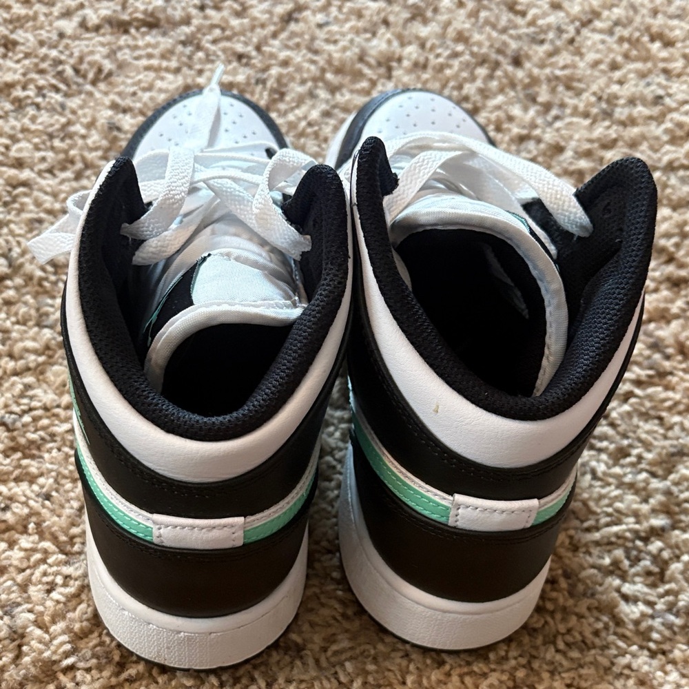Nike Jordan’s - Picture 2 of 4